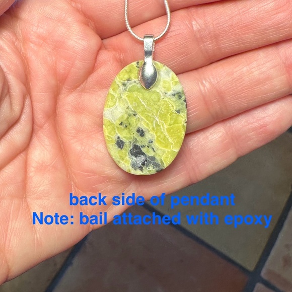 lizardite pendant with sterling silver chain - Picture 7 of 7